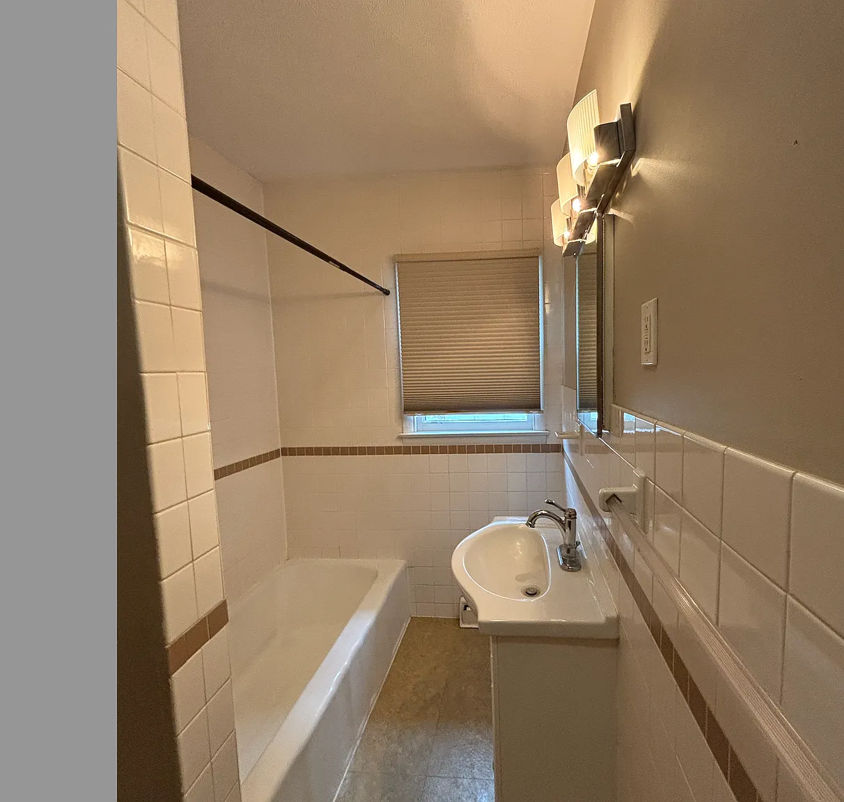 1809 B Avenue - 1 — Photo 4
