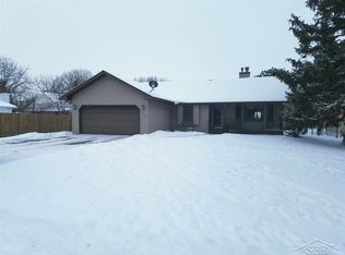 4040 S Wayside Dr, Saginaw, MI 48603