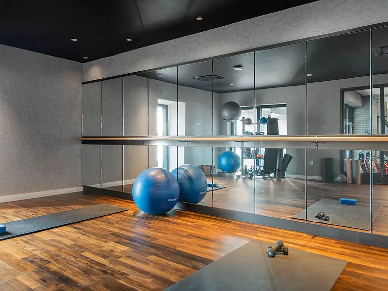 21 India St #T2409 — Photo 13