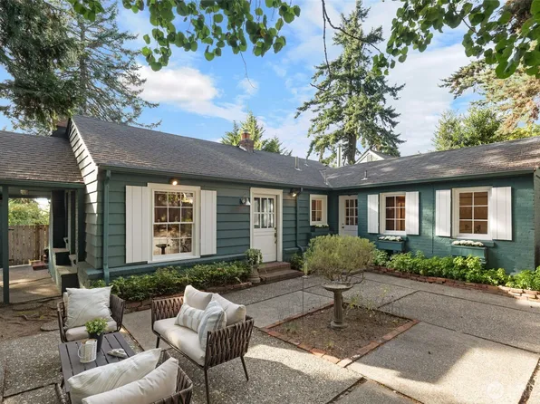 3226 30th Avenue W, Seattle, WA 98199