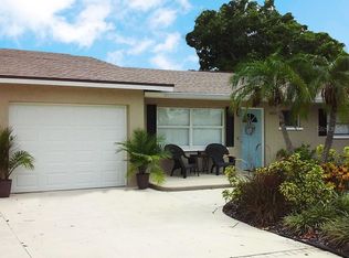 405 Mahon Dr, Venice, FL 34285