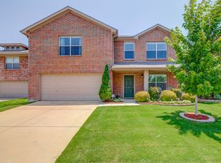 5724 Valley Stream Way, Fort Worth, TX 76244