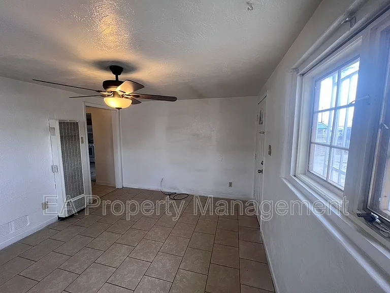202 San Pablo St SE #B — Photo 7
