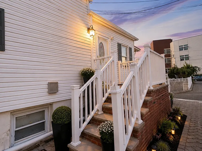 13-15 Louis St — Photo 2
