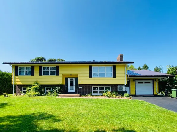 4 April Ln, Charlottetown, PE C1E 1C8