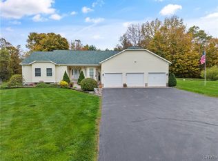 200 Sutton Rd, Pennellville, NY 13132