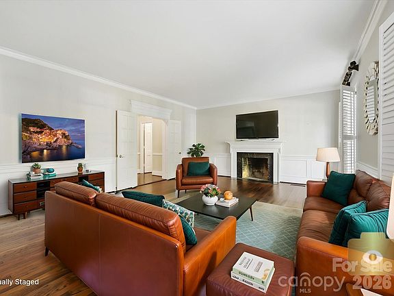 4th image of 2035 Pinewood Cir