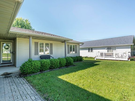 3rd image of 434 Amber Ln