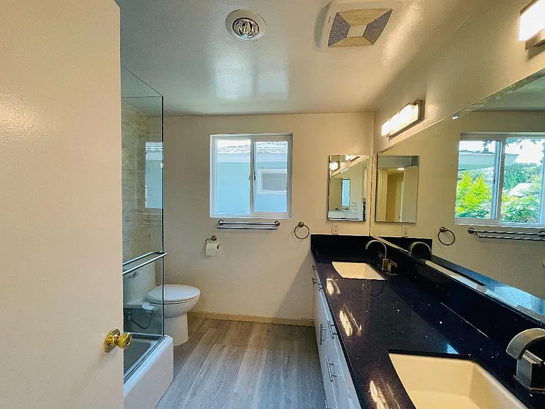 431 E Sandra Ave — Photo 9
