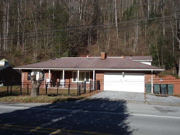 1451 Stewart St, Welch, WV 24801