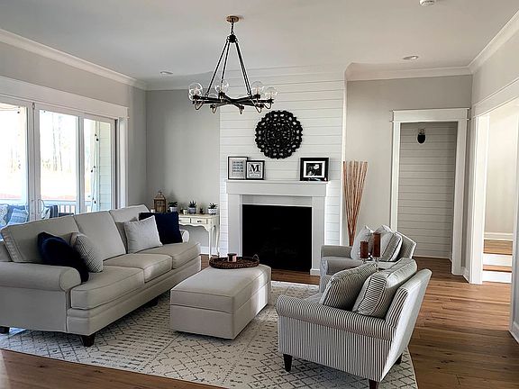 4th image of 1525 Sweetclover Dr