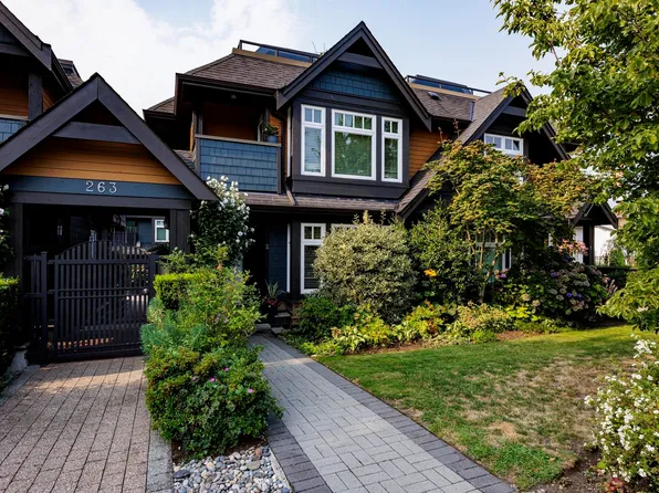 263 E 5th St #2, North Vancouver, BC V7L 1L8