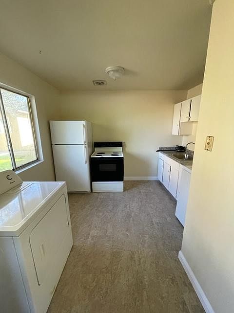 1st image of 660 Ventura St #660