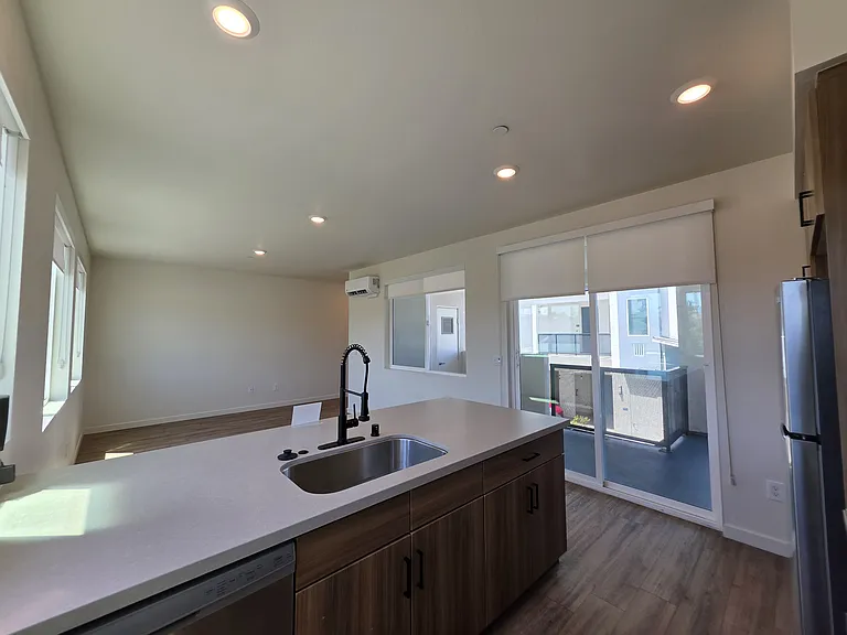 619 Highland Ave #301 — Photo 9