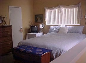 4th image of 1270 Admiralty Blvd