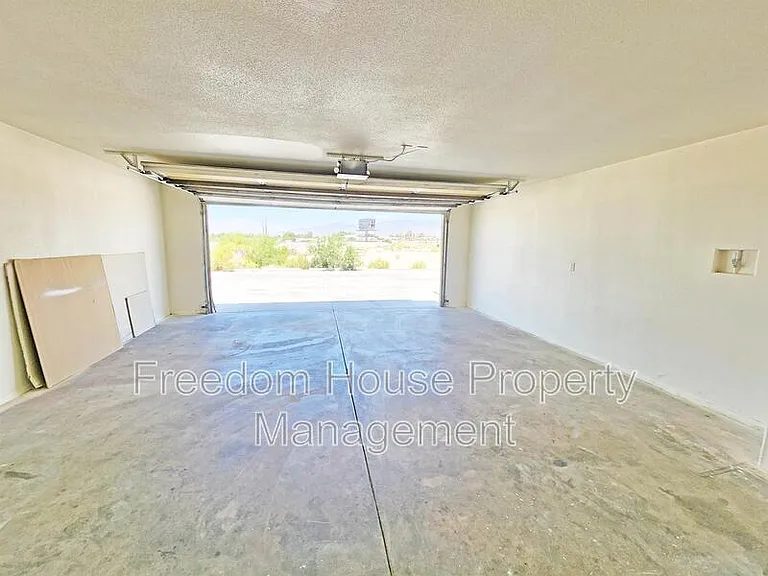 1080 Karen Ct #3 — Photo 30