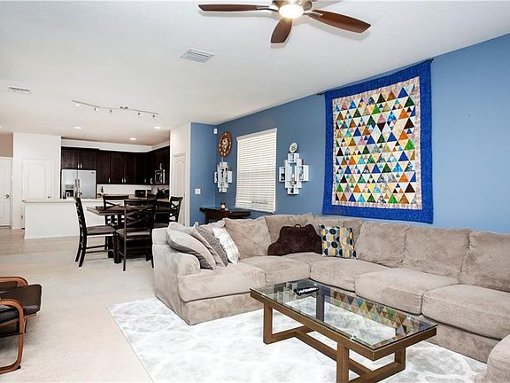 3rd image of 9045 Aspen Hollow Pl