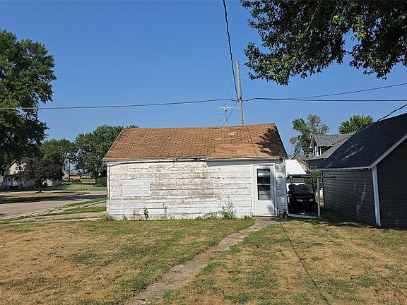 4th image of 103 N 4th Ave