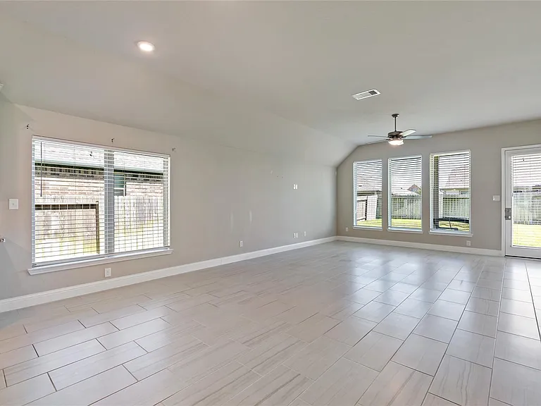 18710 Lynnwood Crest Ln — Photo 26