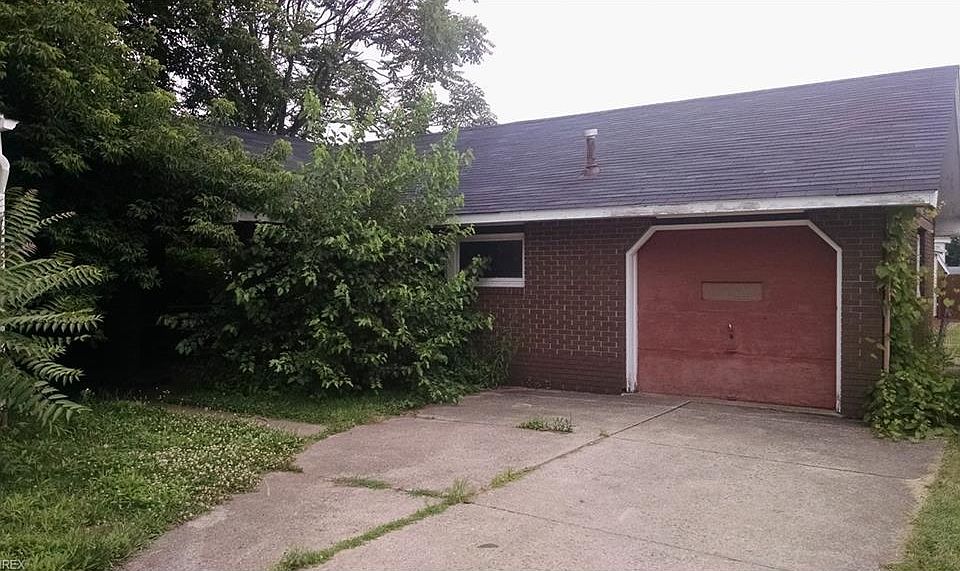 2nd image of 622 Greenfield Ave SW