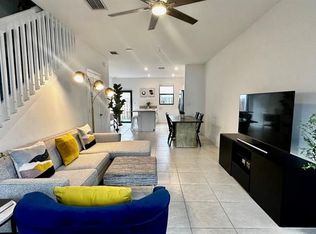 520 SW 19th Way, Fort Lauderdale, FL 33312