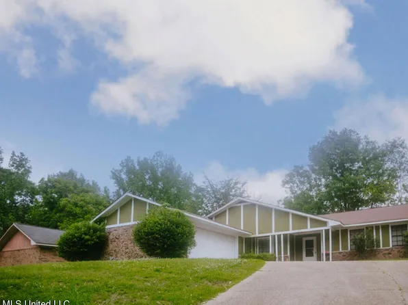 223 Casa Grande Dr, Clinton, MS 39056
