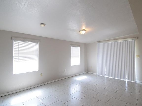 4th image of 4202 Mountain View Dr