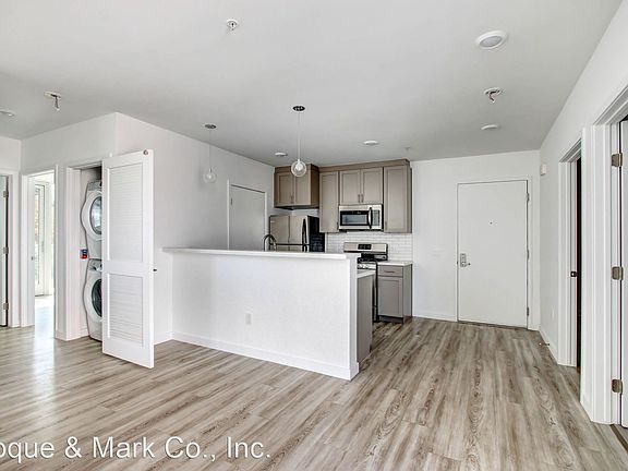 3rd image of 3008 Santa Monica Blvd #210