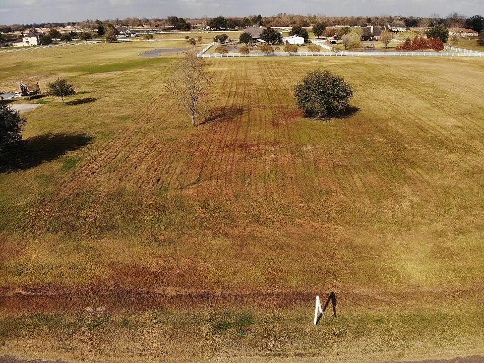 2nd image of 2834 Pearce Ln