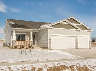 1617 12th St SE, Altoona, IA 50009