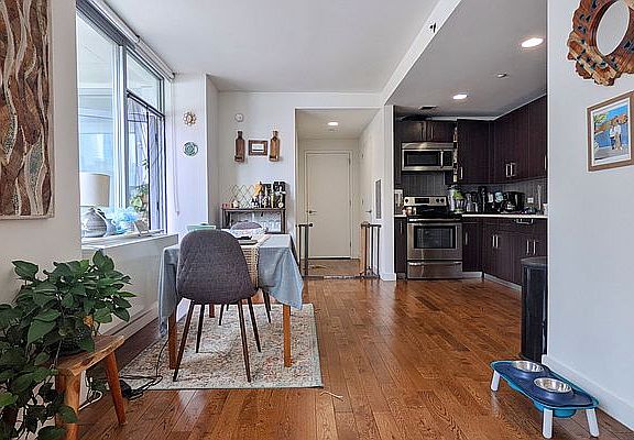 5th image of 260 W 26th St APT 9L