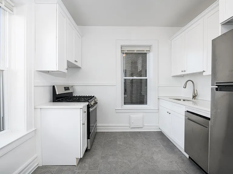 25 Trinity Pl #403 — Photo 12