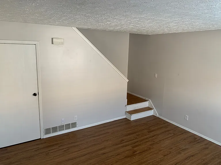 6450 Farmdale Rd #1 — Photo 4
