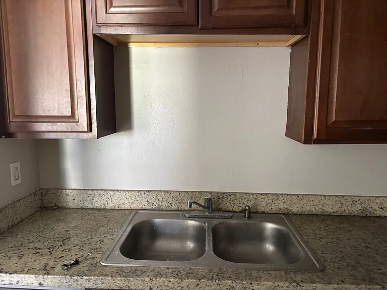 7130 W Highland Ave — Photo 19