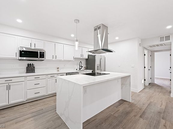 2nd image of 4330 Sandy River Dr Unit 86