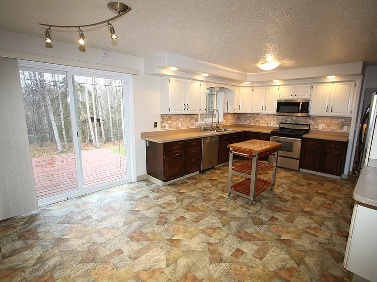 23827 Chandelle Dr — Photo 19