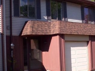 1911 E Parklake Dr, Morris, IL 60450