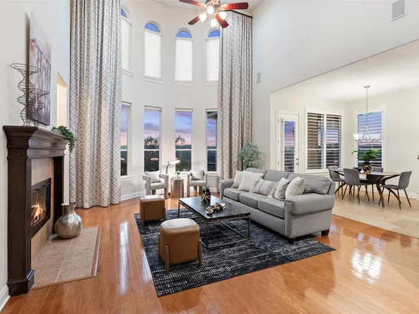 2906 Lakehurst Rd, Spicewood, TX 78669