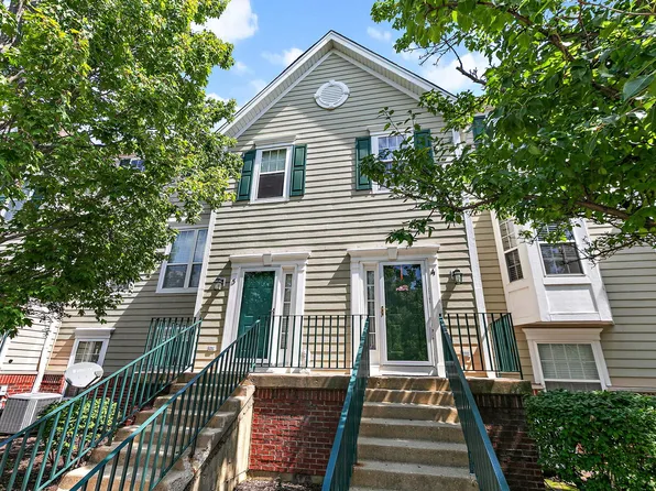 1095 Village Center Pkwy Unit 5, Aurora, IL 60506