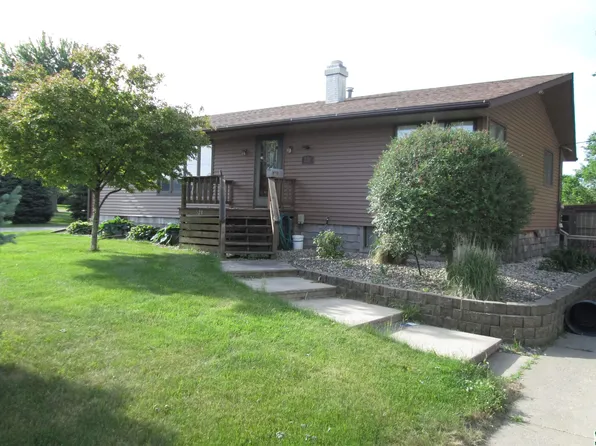 528 16th St, Sheldon, IA 51201