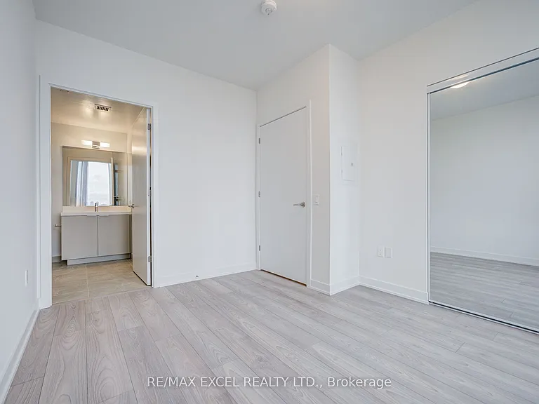 5858 Yonge St #1011 — Photo 28
