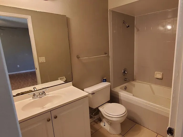 2370 Harbor Town Dr — Photo 8