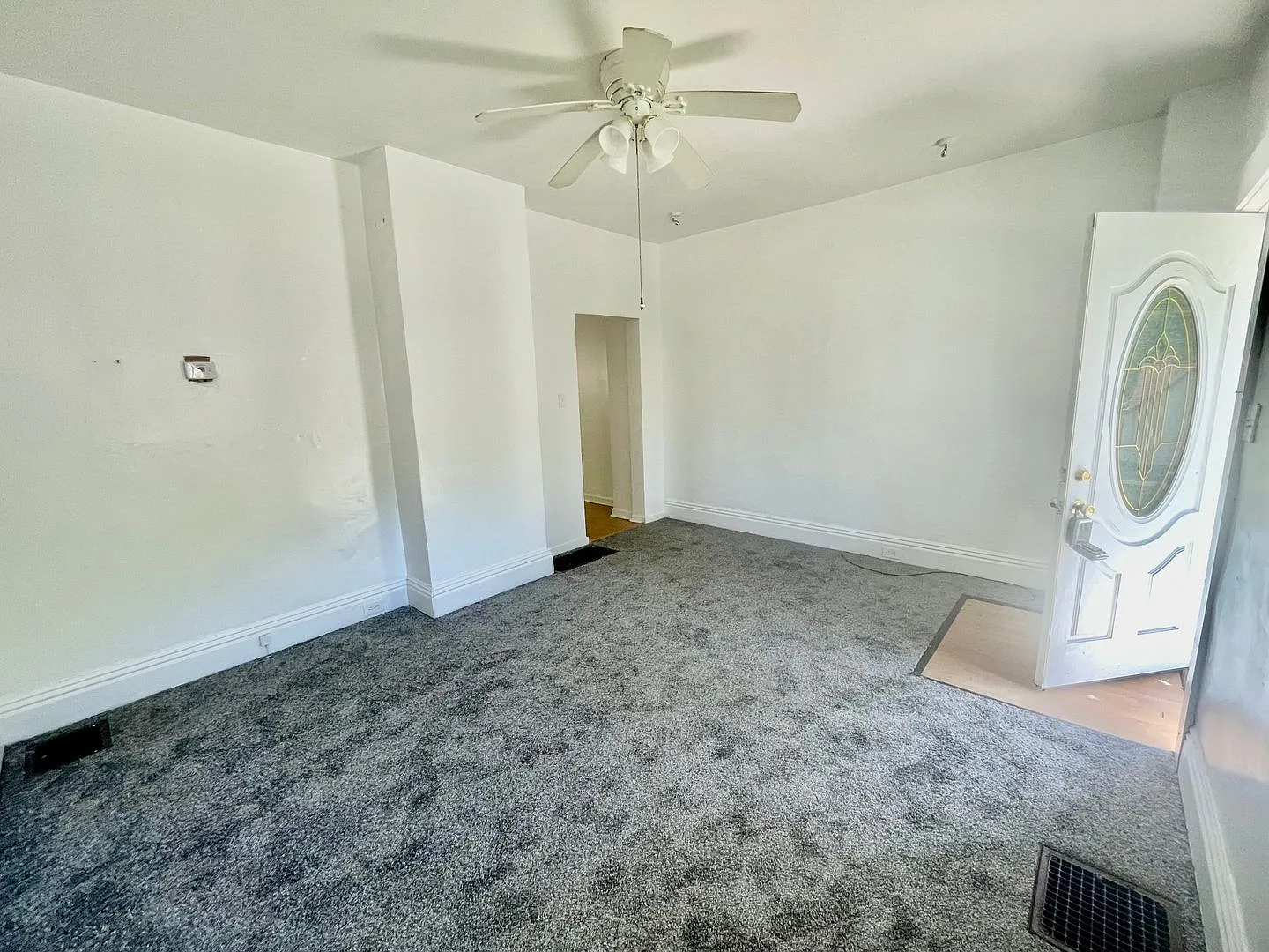 2 Bed 1 Bath- Pittsburgh PA — Photo 3