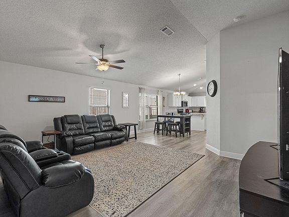 5th image of 117 Ridgeway Cir