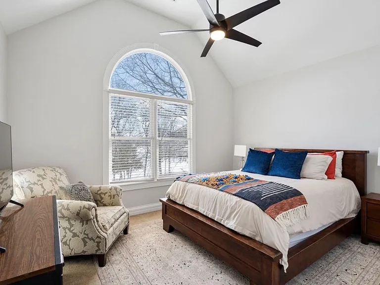 156 N Berwick Ln — Photo 21