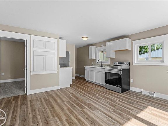 3rd image of 2635 24th St