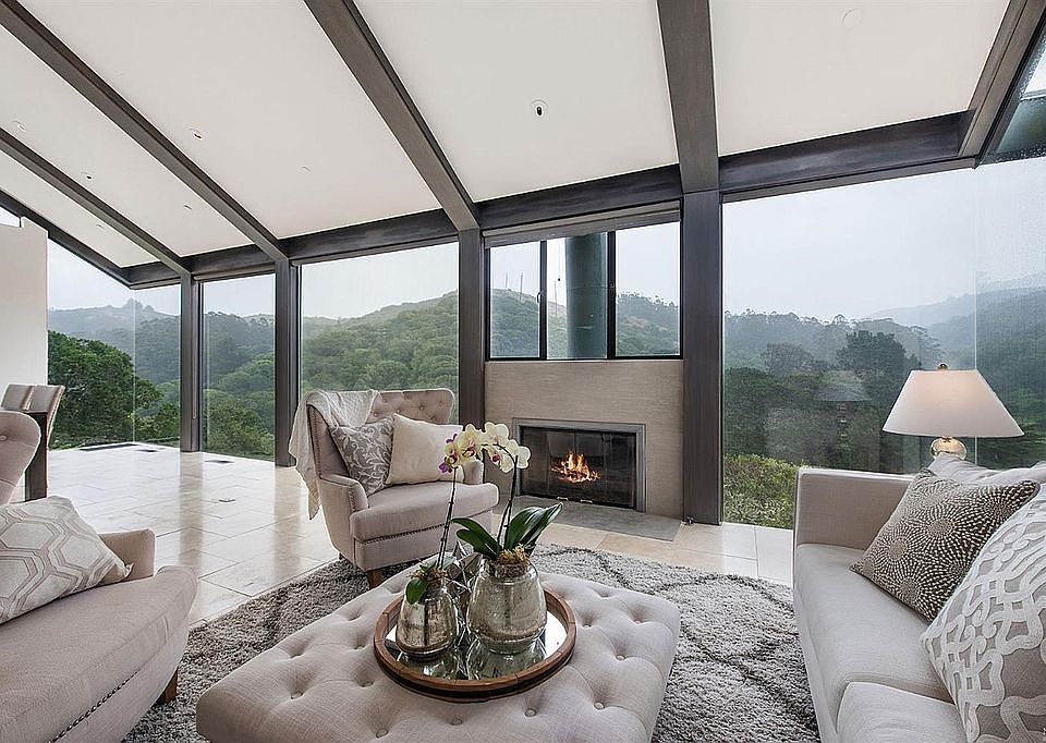 1st image of 384 Carrera Dr