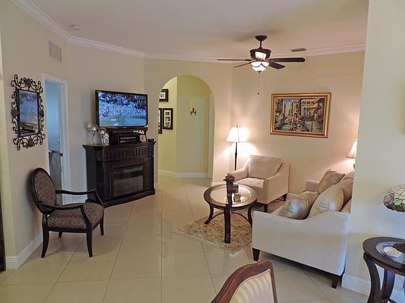 4th image of 250 SW Manatee Springs Way