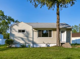 2001 Indian Rd, Waukegan, IL 60087