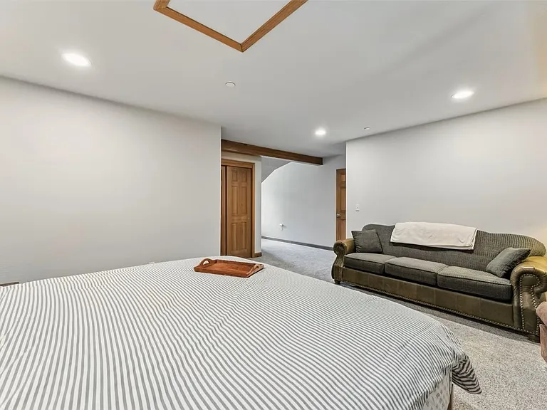720 Lakepoint Dr — Photo 20